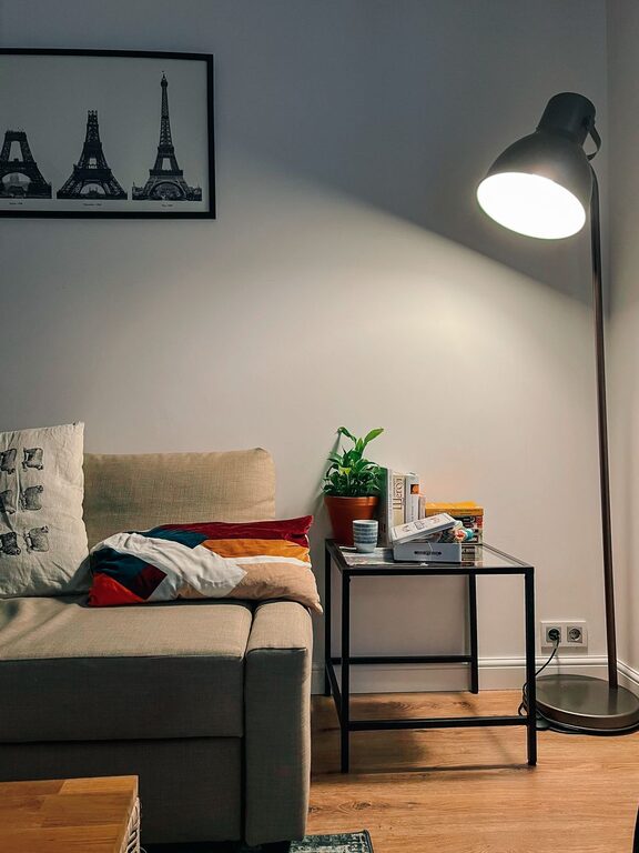 Tips for Creating a Cosy and Inviting Living Room on a Budget